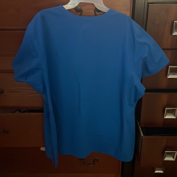 3 XL Blue Scrub Top - Picture 3 of 3